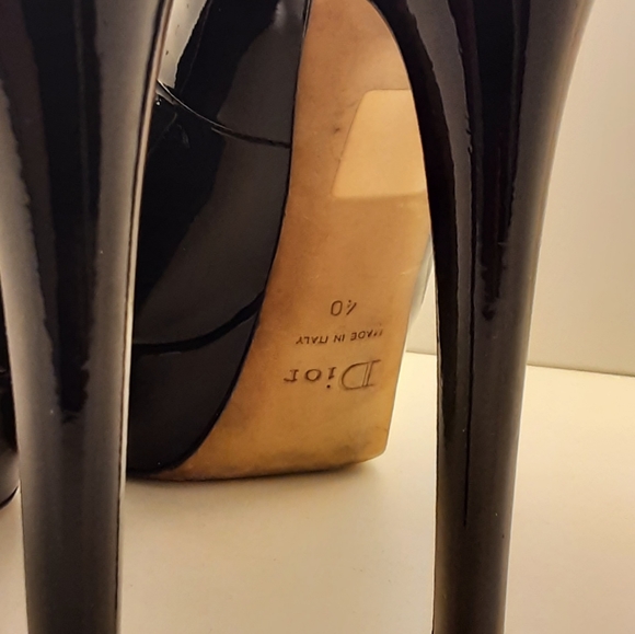 AUTHENTIC CHRISTIAN DIOR MISS DIOR PEEP TOE PUMPS IN BLACK PATENT 40 - Picture 7 of 8